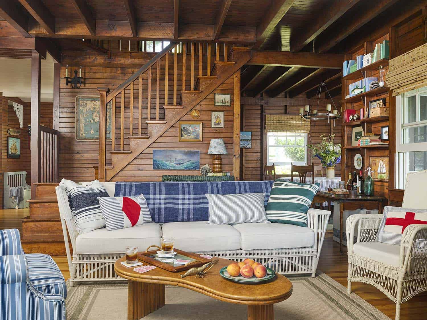 rustic-seaside-cottage-living-room