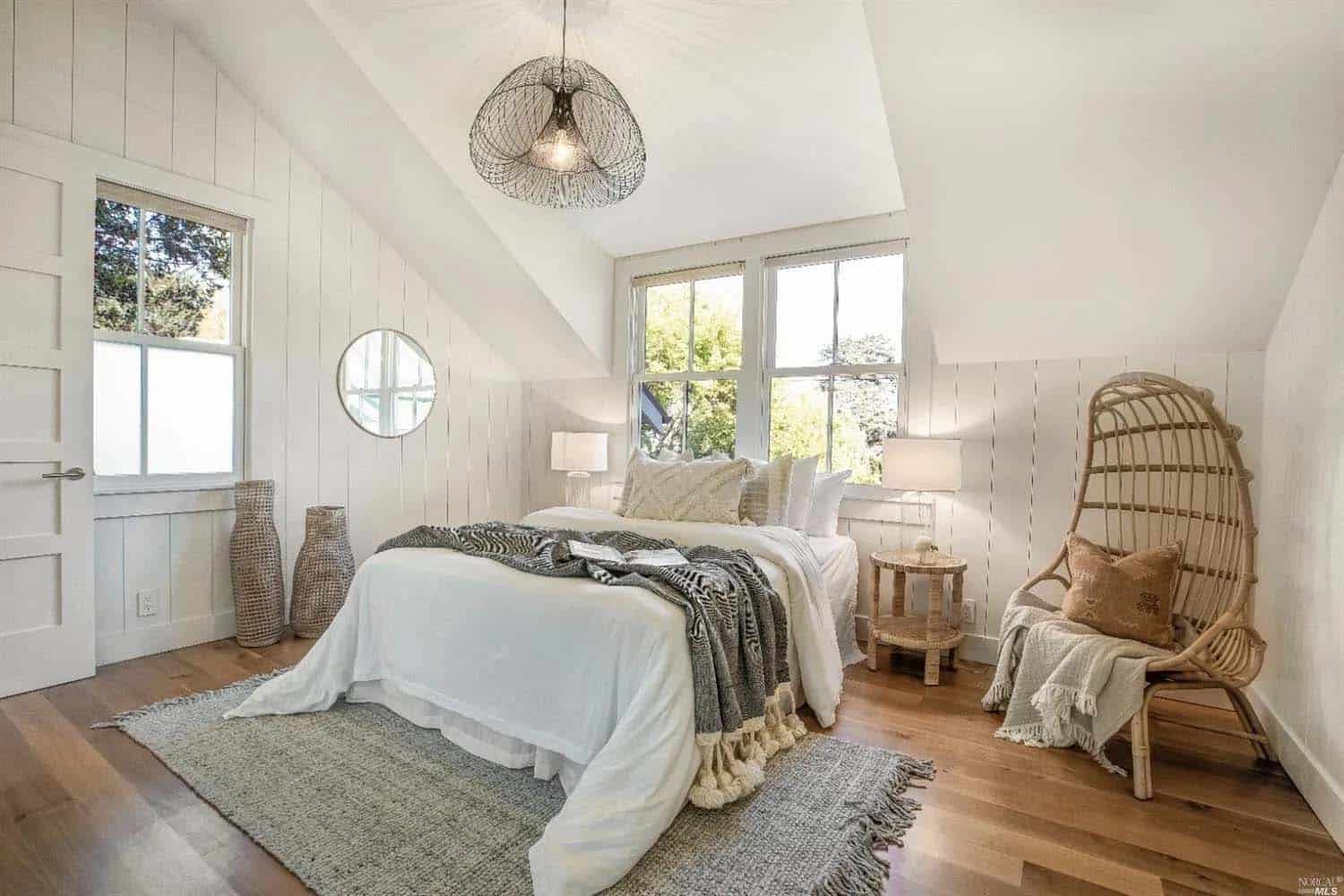 modern-farmhouse-bedroom