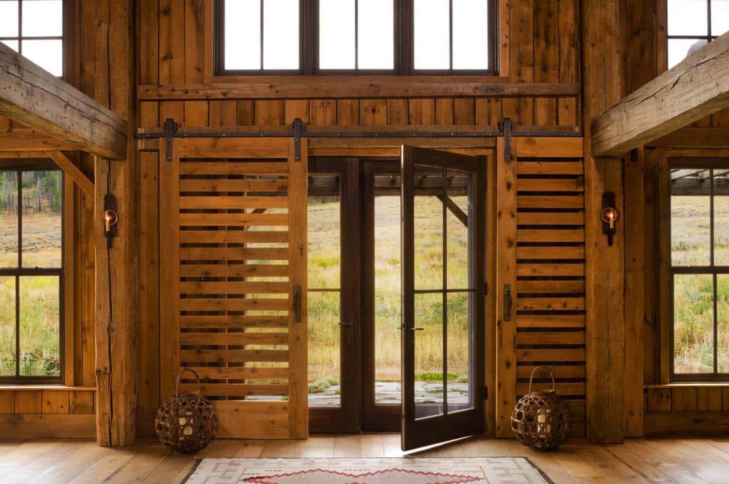 rustic-family-lodge-entry
