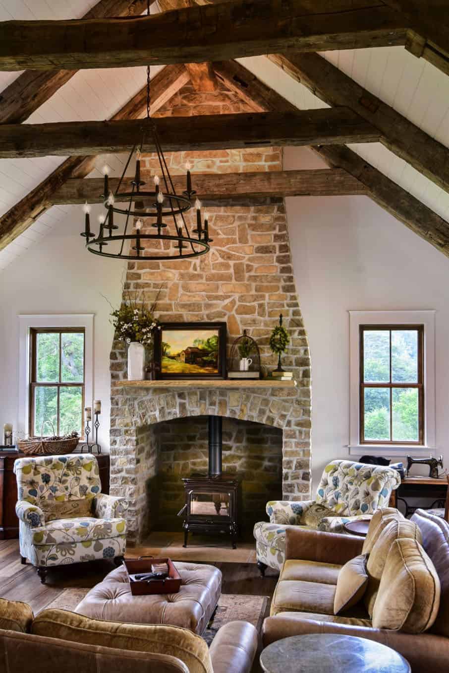 mountain-farmhouse-style-living-room-fireplace